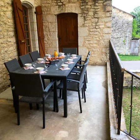 Maison De 4 Chambres Avec Jardin Clos Et Wifi A Feriehus Salviac