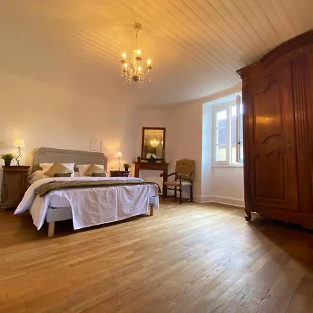 Maison De 4 Chambres Avec Jardin Clos Et Wifi A